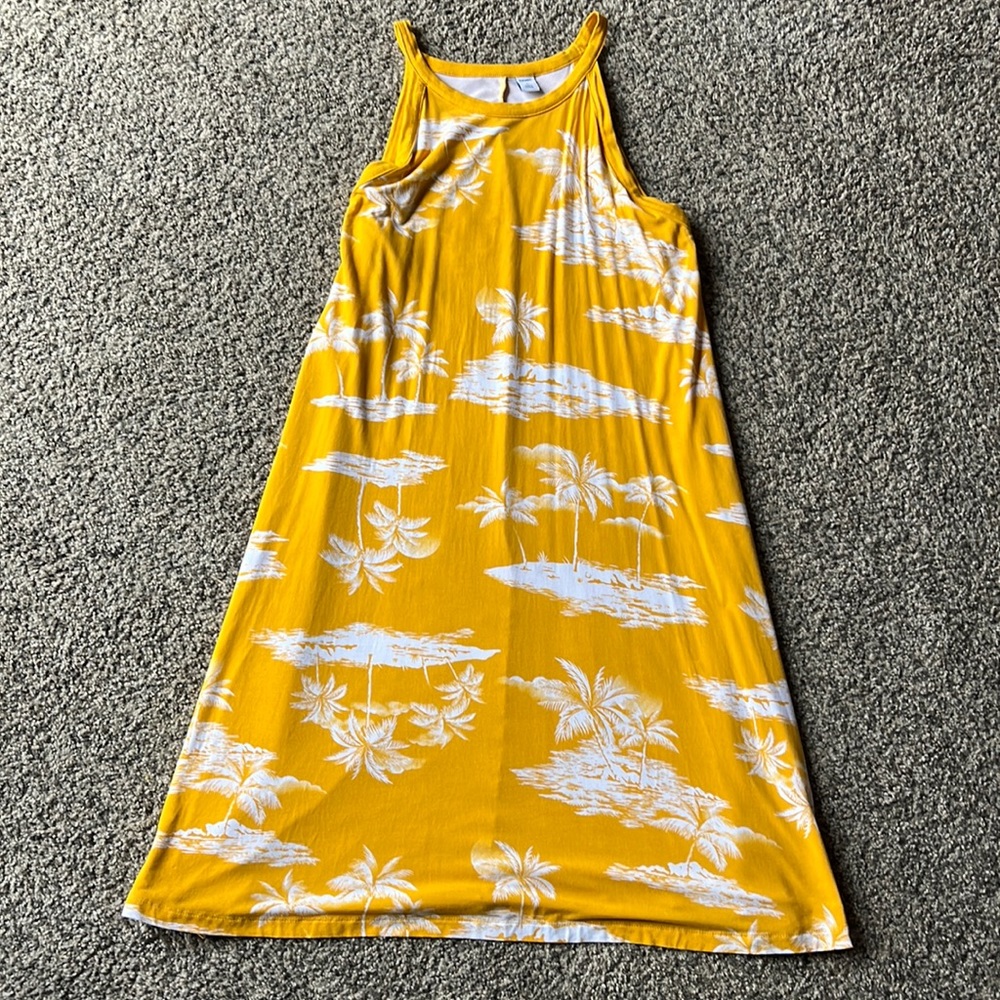 Yellow dress